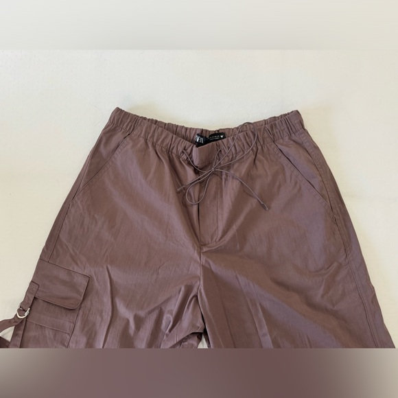 Parachute Pants! With Cargo Pockets and Elastic Waist - Picture 4 of 4